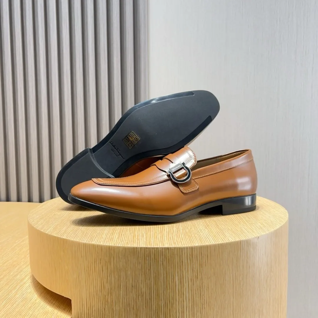 Men's Men's Shoes💰P640💰🔥《Ferragamo》👏Latest • High-end top brand luxury ~ purchasing agency, top quality ~. New fashionable business men's shoes🔜The uppers are made of original cashmere cowhide➕cowhide·lining, with fine workmanship. The original stylish and soft combination wear-resistant and non-slip outsole is light and comfortable on the feet. The real thing looks better in real life. Size: 38/44